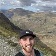 Motivational, patient, organised coach helping students build knowledge